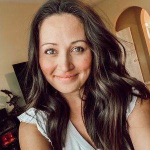 Meet your Posher, Angie